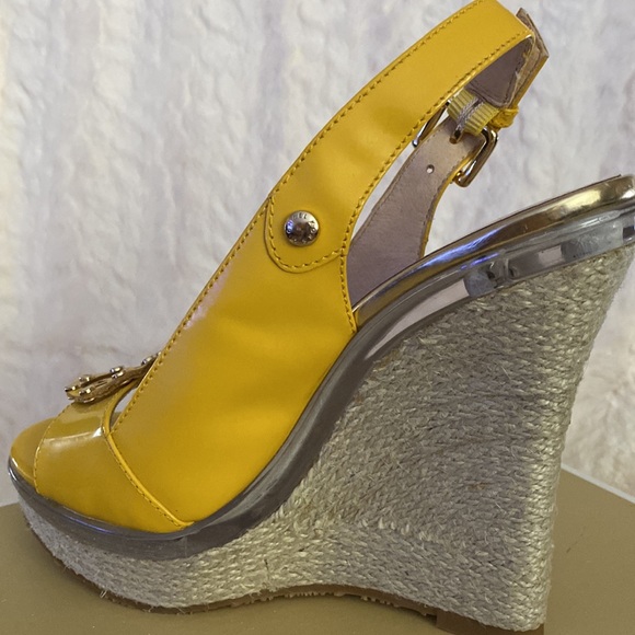 Michael Kors Montgomery Sling - Picture 3 of 7